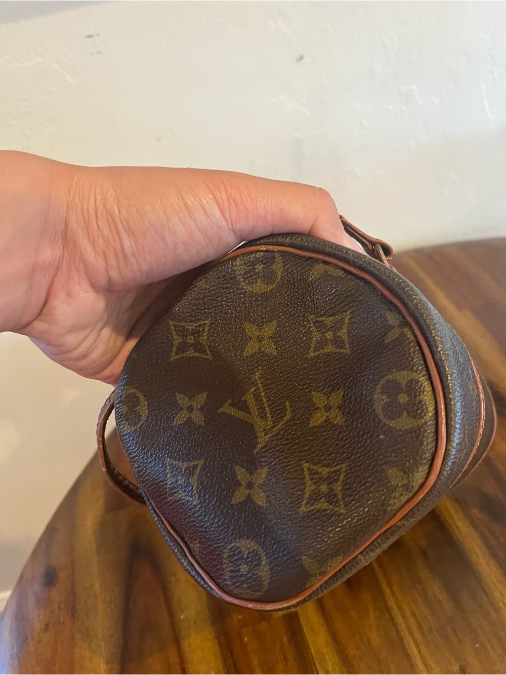 Authenticated Louis Vuitton Papillon 26 - Picture 5 of 8
